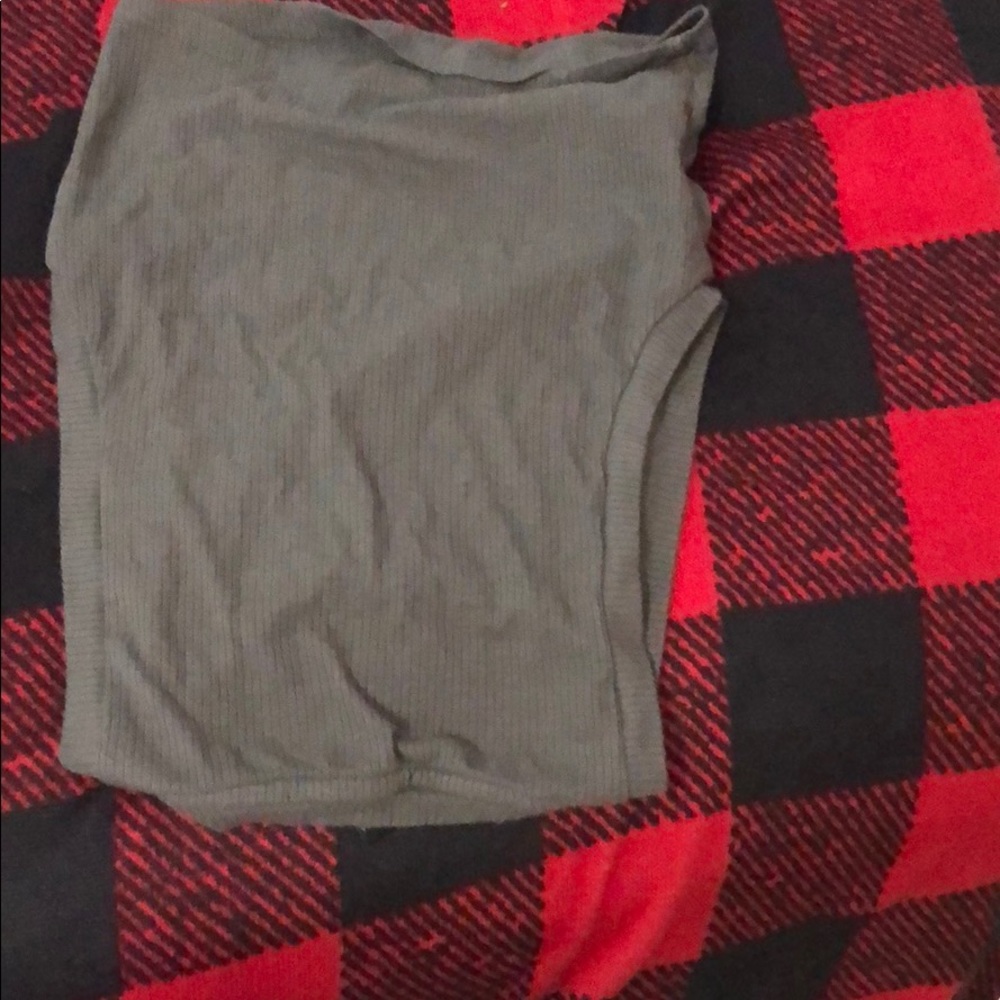 Crop top - Picture 2 of 3